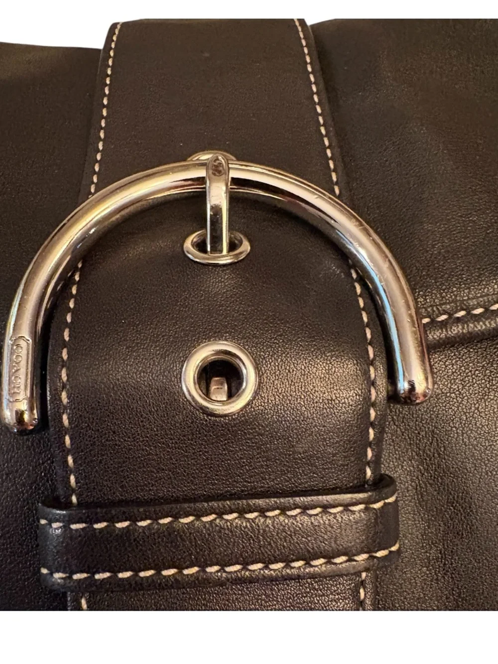 Vintage Coach Soho Shoulder Bag in black leather with silver hardware A060-9243